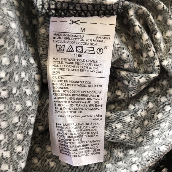 Old Navy b/w summer top. - Picture 8 of 9